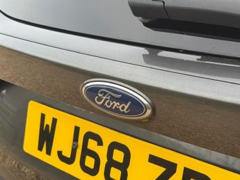 Ford Kuga 2.0 TDCi Titanium SUV 5dr Diesel Powershift AWD Euro 6 (s/s) (18