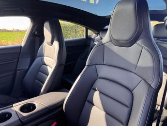 Porsche Taycan PERFORMANCE PLUS 4S 93.4kWh
