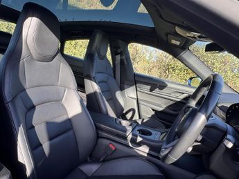 Porsche Taycan PERFORMANCE PLUS 4S 93.4kWh