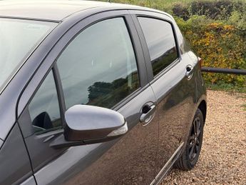 Toyota Yaris 1.33 Dual VVT-i Icon Hatchback 5dr Petrol Manual Euro 6 (99 ps)