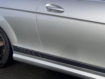 Mercedes C63 AMG EDITION 507 V8