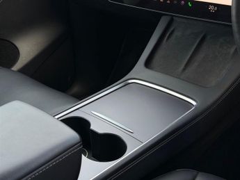 Tesla Model Y (Dual Motor) Long Range Auto 4WDE 5dr