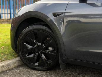 Tesla Model Y (Dual Motor) Long Range Auto 4WDE 5dr