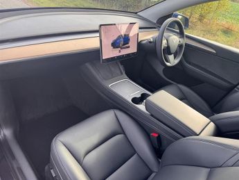 Tesla Model Y LONG RANGE DUAL MOTOR AWD