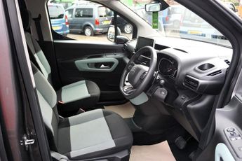 Citroen Berlingo PURETECH FEEL M S/S EAT8, Automatic, Disabled, Wheelchair Access