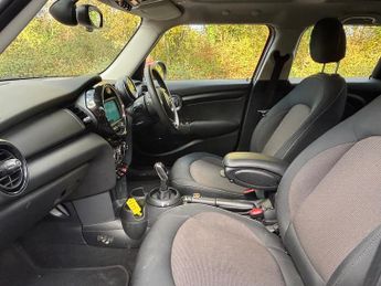 MINI Hatch 1.5 One Classic Hatchback 5dr Petrol Steptronic Euro 6 (s/s) (10