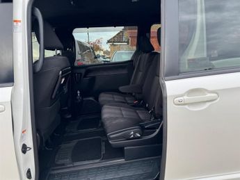 Toyota Voxy TOYOTA VOXY PETROL HYBRID 1.8L AUTO 7 SEAT EURO 6, ULEZ 67-17, V