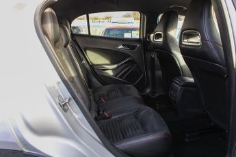 Mercedes GLA220 d 2.1 AMG Line SUV 5dr Diesel 7G-DCT 4MATIC Euro 6 (s/s) (177 ps