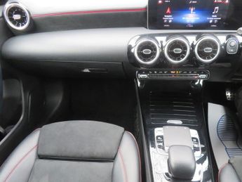 Mercedes A180d A180D AMG LINE EXECUTIVE AUTOMATIC