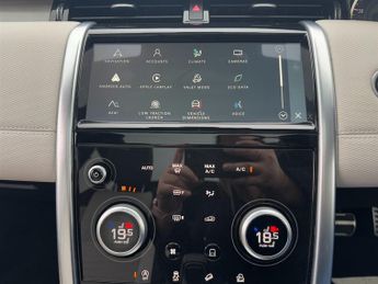 Land Rover Discovery Sport R-DYNAMIC SE D165 7 SEATS