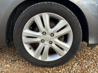 Honda Jazz 1.4 i-VTEC EX Hatchback 5dr Petrol CVT Euro 5 (99 ps)