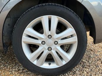 Honda Jazz 1.4 i-VTEC EX Hatchback 5dr Petrol CVT Euro 5 (99 ps)