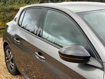 Peugeot 208 1.2 PureTech Allure Premium + Hatchback 5dr Petrol Manual Euro 6