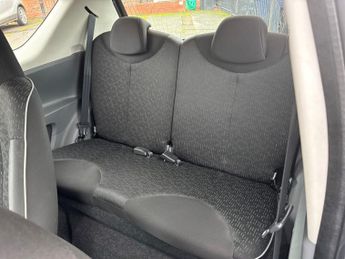 Peugeot 107 1.0 12V Urban Hatchback 3dr Petrol 2 Tronic Euro 4 (68 ps)