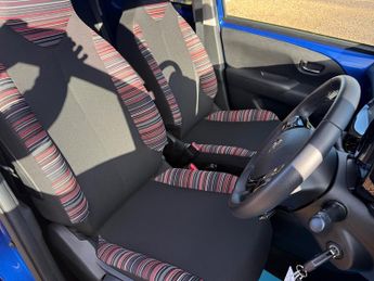 Citroen C1 1.0 VTi Shine Hatchback 5dr Petrol Manual Euro 6 (s/s) (72 ps)