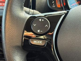 Citroen C1 1.0 VTi Shine Hatchback 5dr Petrol Manual Euro 6 (s/s) (72 ps)