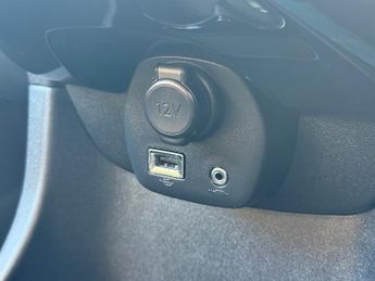 Citroen C1 1.0 VTi Shine Hatchback 5dr Petrol Manual Euro 6 (s/s) (72 ps)