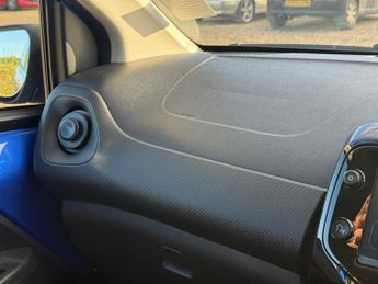 Citroen C1 1.0 VTi Shine Hatchback 5dr Petrol Manual Euro 6 (s/s) (72 ps)