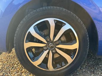 Citroen C1 1.0 VTi Shine Hatchback 5dr Petrol Manual Euro 6 (s/s) (72 ps)