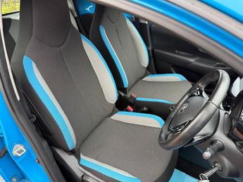 Toyota Aygo 1.0 VVT-i x-cite Hatchback 5dr Petrol x-shift Euro 6 (68 ps)