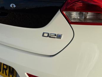 Volvo V40 2.0 D2 R-Design Edition Hatchback 5dr Diesel Manual Euro 6 (s/s)