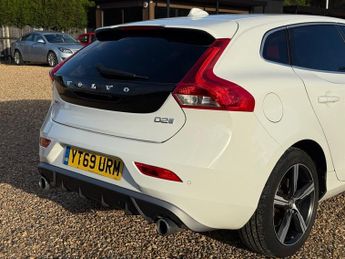 Volvo V40 2.0 D2 R-Design Edition Hatchback 5dr Diesel Manual Euro 6 (s/s)