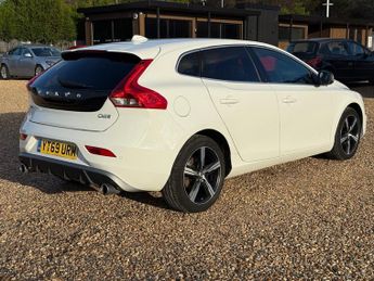 Volvo V40 2.0 D2 R-Design Edition Hatchback 5dr Diesel Manual Euro 6 (s/s)