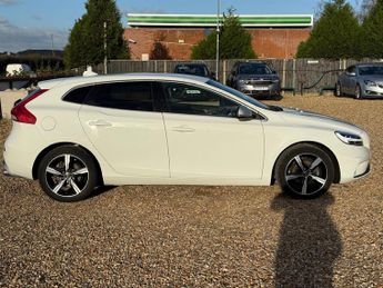 Volvo V40 2.0 D2 R-Design Edition Hatchback 5dr Diesel Manual Euro 6 (s/s)