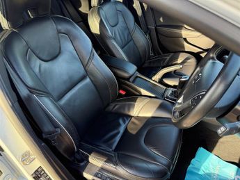 Volvo V40 2.0 D2 R-Design Edition Hatchback 5dr Diesel Manual Euro 6 (s/s)