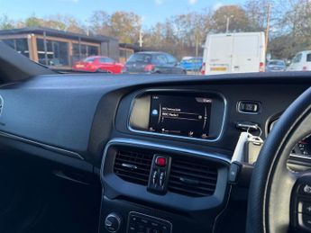 Volvo V40 2.0 D2 R-Design Edition Hatchback 5dr Diesel Manual Euro 6 (s/s)