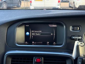 Volvo V40 2.0 D2 R-Design Edition Hatchback 5dr Diesel Manual Euro 6 (s/s)