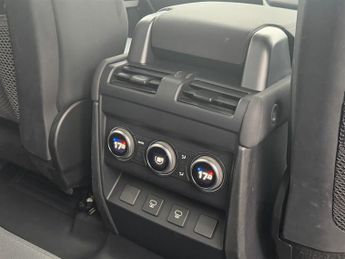 Land Rover Defender 110 X-DYNAMIC SE D250 7 SEATS