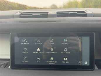 Land Rover Defender 110 X-DYNAMIC SE D250 7 SEATS