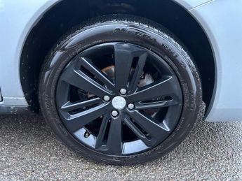 Peugeot 3008 1.6 e-HDi Allure SUV 5dr Diesel EGC Euro 5 (s/s) (115 ps)