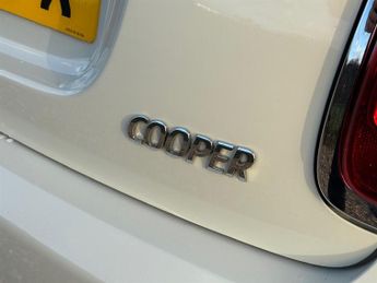 MINI Hatch 1.5 Cooper Classic Hatchback 5dr Petrol Manual Euro 6 (s/s) (136