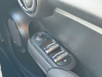 MINI Hatch 1.5 Cooper Classic Hatchback 5dr Petrol Manual Euro 6 (s/s) (136