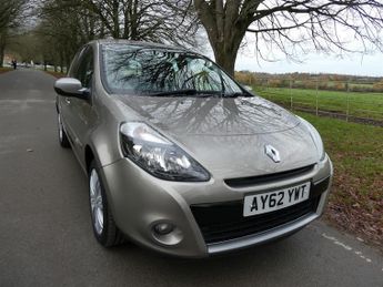 Renault Clio 1.2 TCe Dynamique TomTom Hatchback 5dr Petrol Manual Euro 5 (100