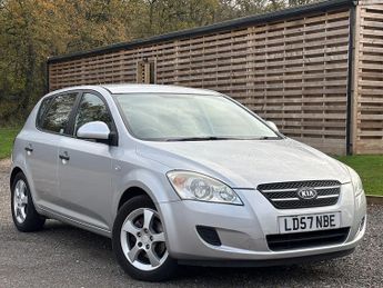 Kia Ceed 1.4 SR Special Edition Hatchback 5dr Petrol Manual (145 g/km, 10