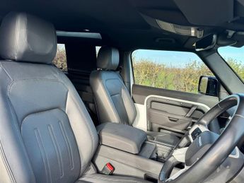 Land Rover Defender 90 S D200 MODIFIED BY URBAN AUTOMOTIVE