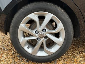 Vauxhall Corsa 1.4i ecoTEC SRi Nav Hatchback 5dr Petrol Manual Euro 6 (90 ps)