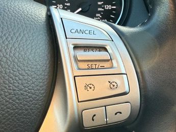 Nissan Qashqai 1.6 dCi Tekna SUV 5dr Diesel XTRON 2WD Euro 6 (s/s) (130 ps)