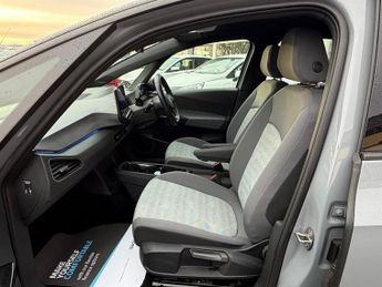 Volkswagen ID.3 Pro Performance 58kWh Life Hatchback 5dr Electric Auto (204 ps)
