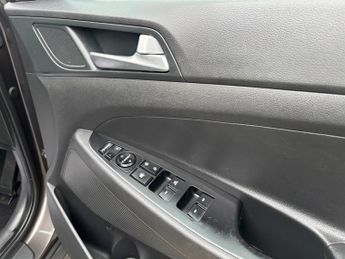 Hyundai Tucson 1.7 CRDi Blue Drive SE Nav SUV 5dr Diesel DCT Euro 6 (s/s) (141 