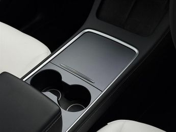 Tesla Model Y (Dual Motor) Performance Auto 4WDE 5dr