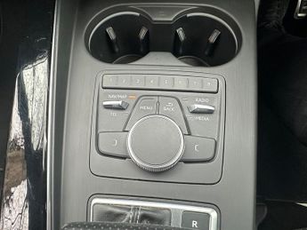 Audi A4 AVANT TFSI S LINE BLACK EDITION