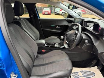 Peugeot 208 1.2 PureTech Allure Hatchback 5dr Petrol Manual Euro 6 (s/s) (10