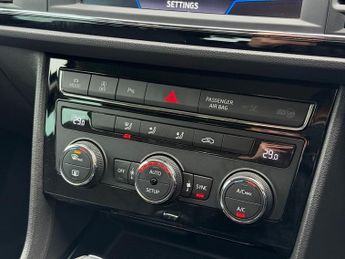 SEAT Leon 2.0 TSI FR Sport ST 5dr Petrol DSG Euro 6 (s/s) (190 ps)