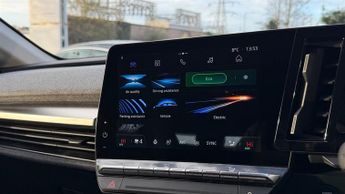 Renault Megane E-Tech 60kWh equilibre Auto 5dr (optimum charge)