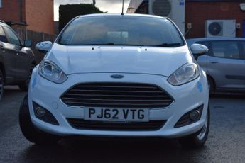 Ford Fiesta 1.6 Zetec Hatchback 5dr Petrol Powershift Euro 5 (105 ps)