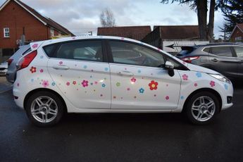 Ford Fiesta 1.6 Zetec Hatchback 5dr Petrol Powershift Euro 5 (105 ps)